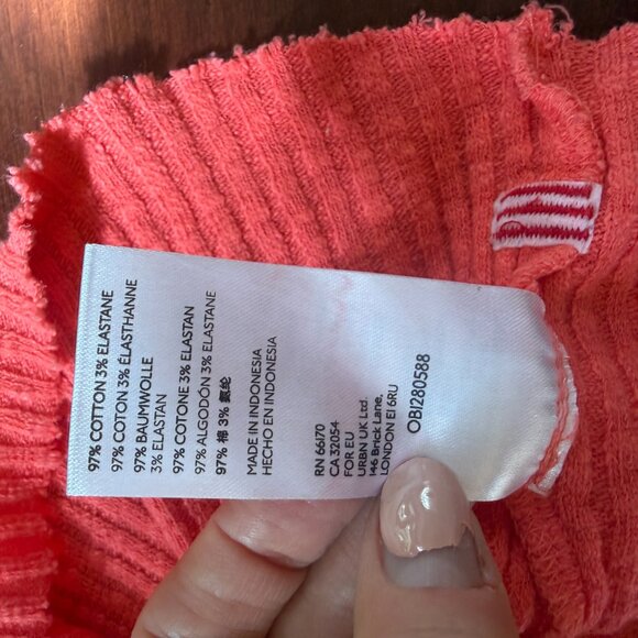 URBAN OUTFITTERS BDG Ribbed Cropped Button Front Sweater Tank Size medium - Picture 10 of 10